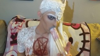 An Opulent GoddeXx Dabbing for the Dark Lordt